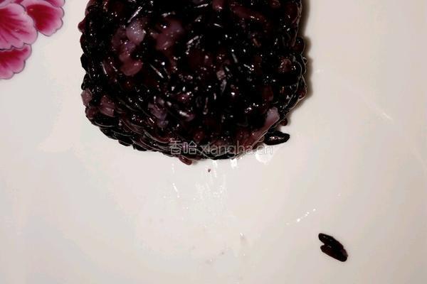 鲜虾黑米饭团的做法图解5