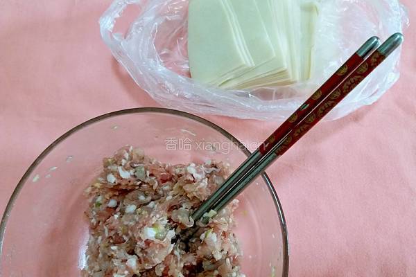 自制虾肉馄饨的做法图解5