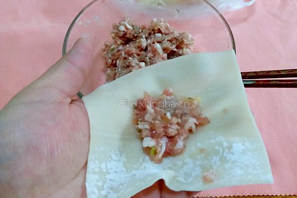 自制虾肉馄饨的做法图解6