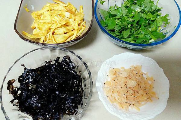 自制虾肉馄饨的做法图解13