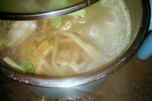 黄花菜煲排骨的做法图解6