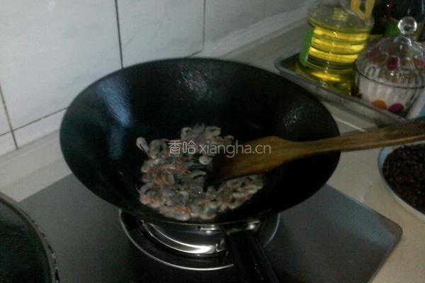 酱毛豆炒小虾的做法图解1
