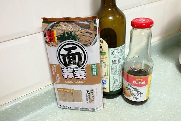 海参拌荞麦面的做法图解1