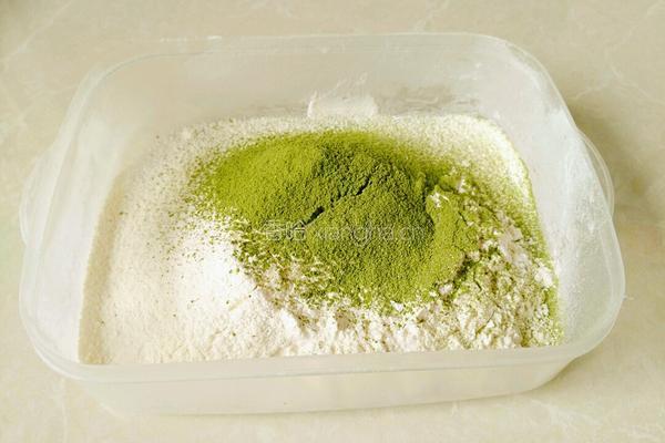 鸡蛋抹茶小饼干的做法图解1