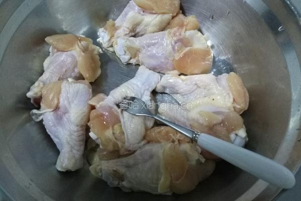 蒜蓉酱烤鸡小腿的做法图解1