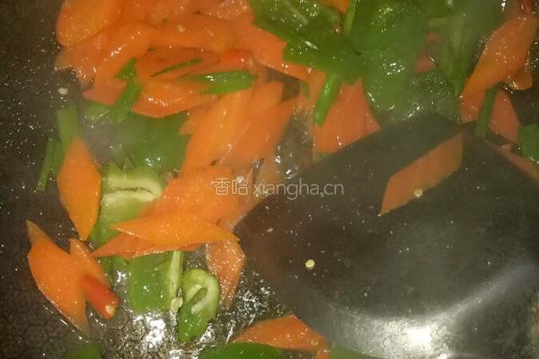 猪血胡萝卜的做法图解4