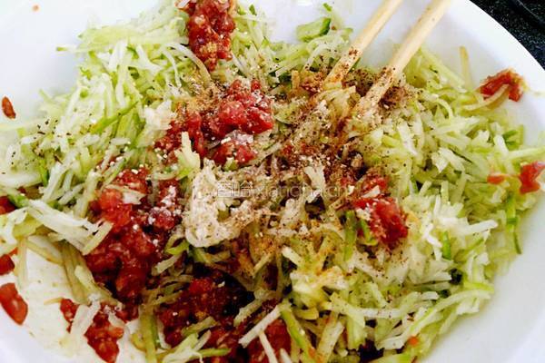 青萝卜肉包子馅的做法图解5