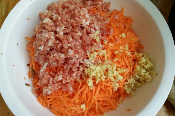 胡萝卜肉蒸包馅的做法图解4