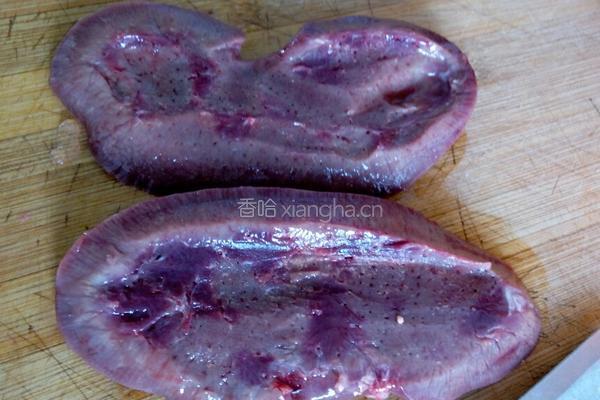 爆炒腰花的做法图解1