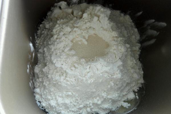 淡奶油龙猫挤挤面包的做法图解2