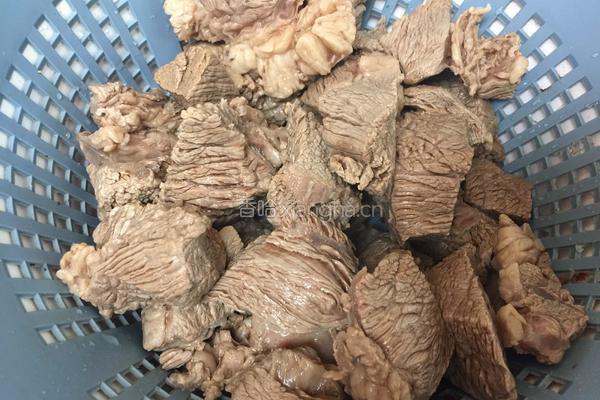 慢炖牛肉汤的做法图解4