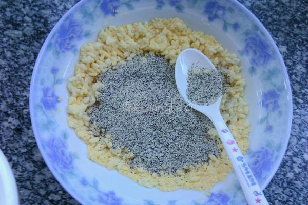 黑豆渣杂粮饼的做法图解3
