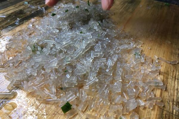 韭菜鸡蛋饺子陷的做法图解6