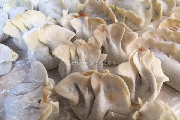 香菇木耳猪肉小笼包的做法图解4