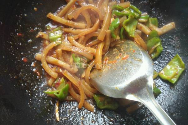 青椒炒肉皮的做法图解9