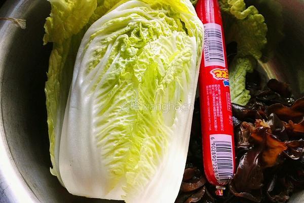 火腿肠黑木耳炒娃娃菜的做法图解1