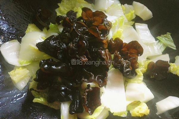 火腿肠黑木耳炒娃娃菜的做法图解8