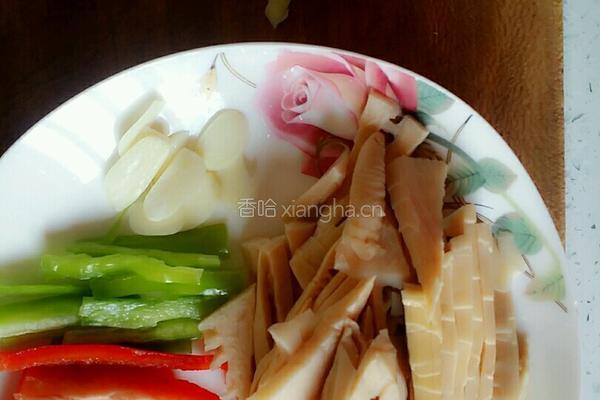 双椒竹笋的做法图解3