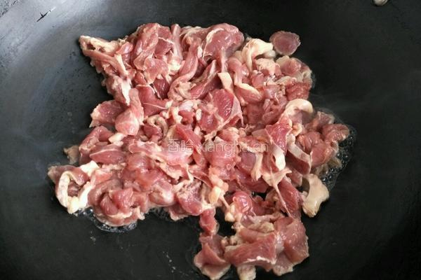 铁锅干巴孜然羊肉的做法图解4