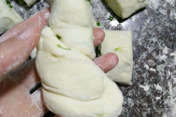 火腿葱油卷的做法图解10