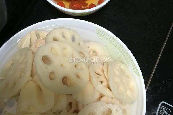 排骨蓮藕湯的做法图解3