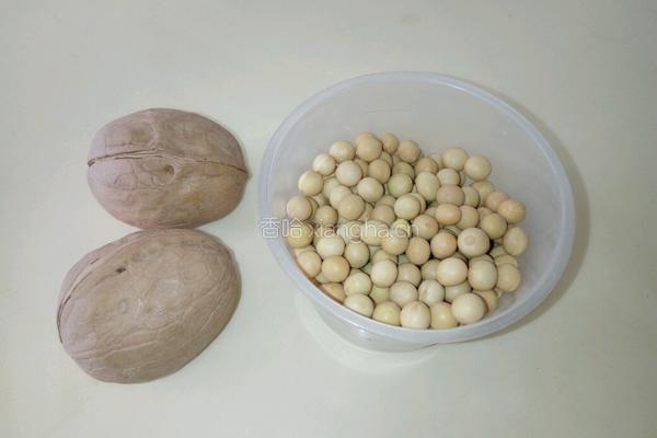 核桃豆浆的做法图解1
