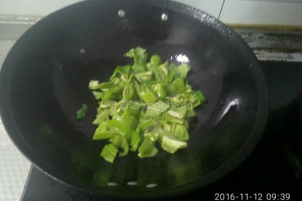 青椒炒香干的做法图解5