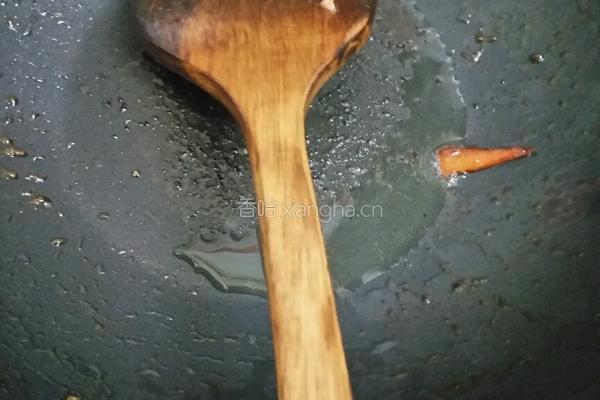 青红辣椒炒鸡腿肉的做法图解3