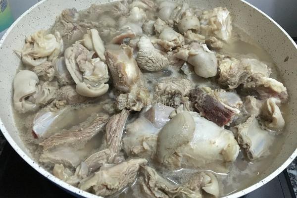 广东羊肉煲的做法图解1