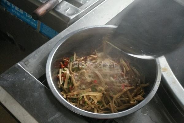 麻辣卤豆腐丝的做法图解3