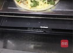 虾仁蔬菜披萨的做法图解7