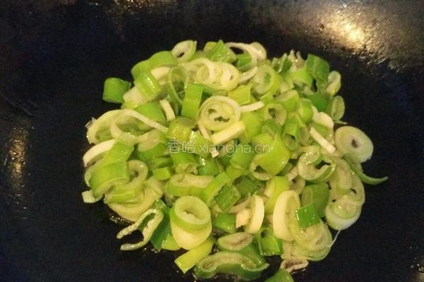 葱花炒鸡蛋的做法图解3