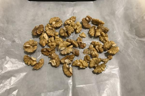 核桃酥饼的做法图解1