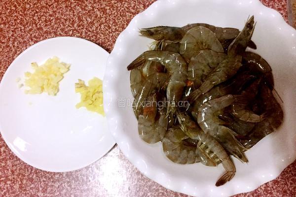 茄汁焖虾的做法图解2