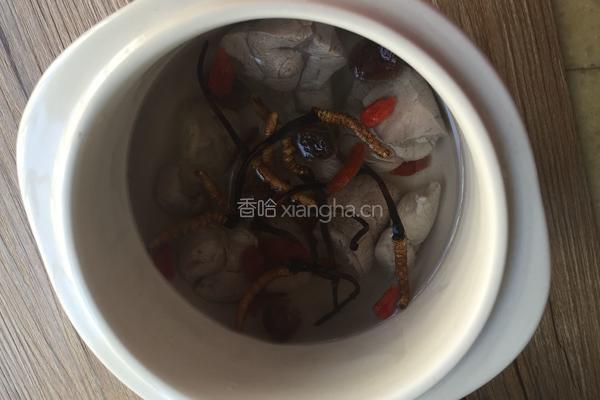 猪肉炖冬虫草的做法图解6