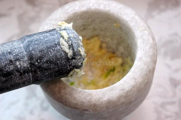 凉拌茼蒿的做法图解2