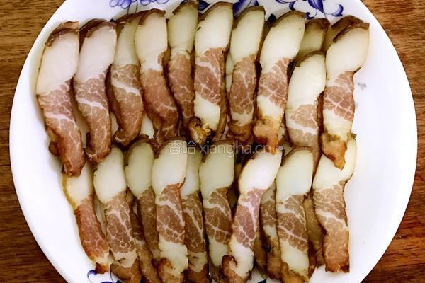 腊肉煲仔饭的做法图解2