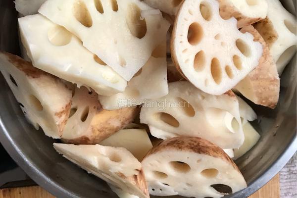 莲藕炖鸡腿的做法图解5