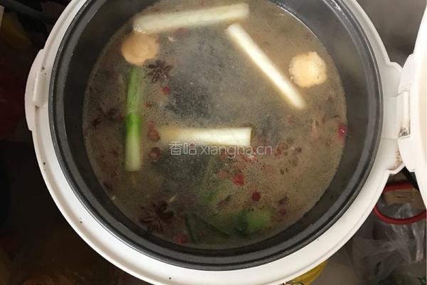 莲藕炖鸡腿的做法图解10