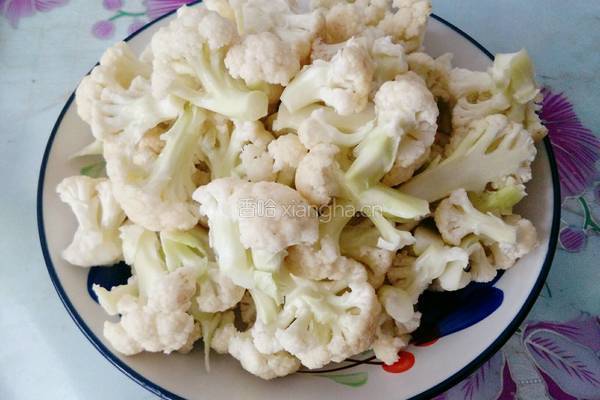 西红柿炒菜花的做法图解1