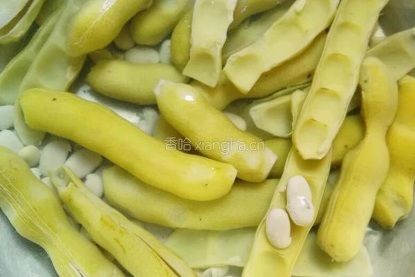 泡椒炒猫豆的做法图解2