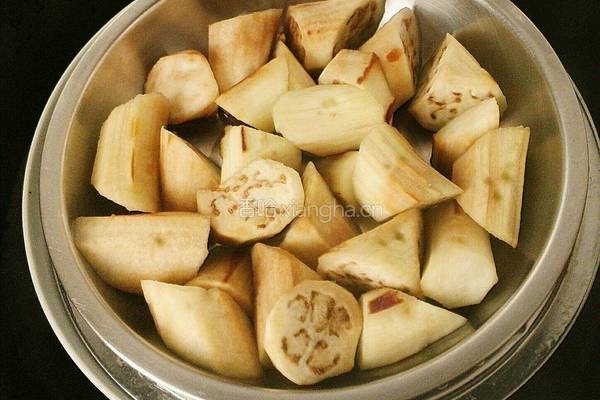 豆酱土豆焖茄子的做法图解4