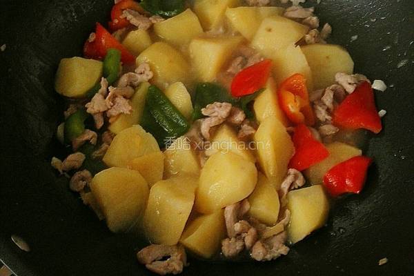 豆酱土豆焖茄子的做法图解9