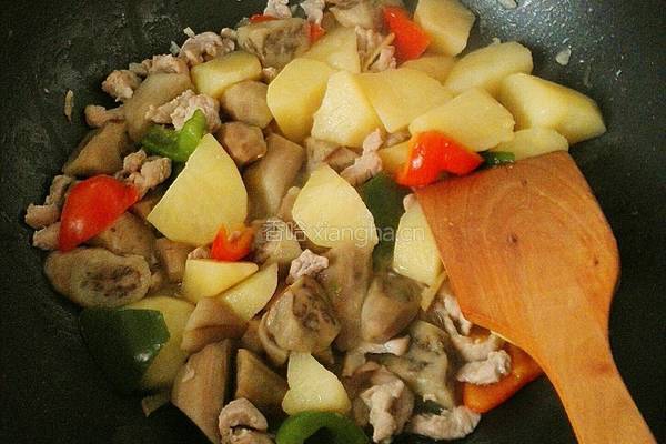 豆酱土豆焖茄子的做法图解10
