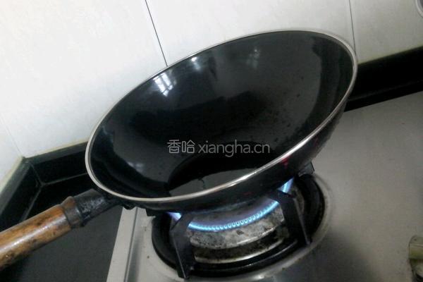 超辣蒜味蛋炒饭的做法图解1