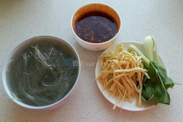 酸辣红薯粉的做法图解2