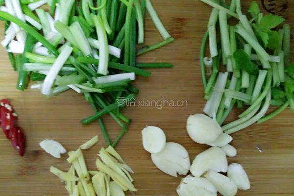 潮汕煮那哥鱼头（多齿蛇鲻）的做法图解1