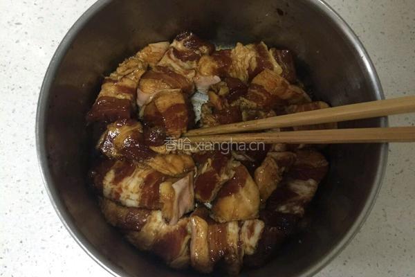 五花肉焖饭的做法图解3