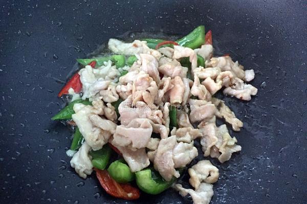 青椒炒肉的做法图解6
