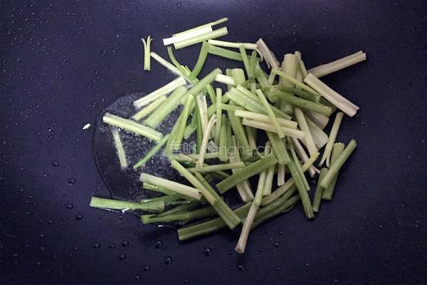 芹菜炒肉的做法图解4